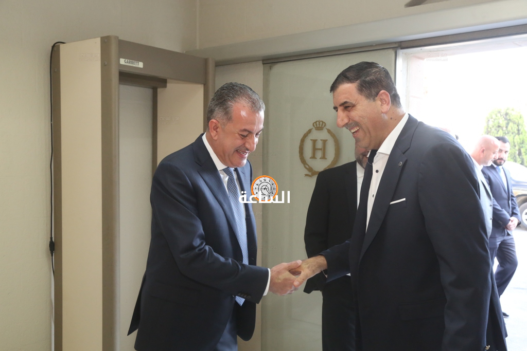 Madar Al-Saa Images 0.39224298069486774