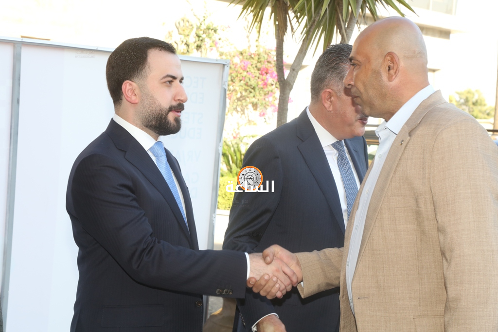 Madar Al-Saa Images 0.7078930581702155