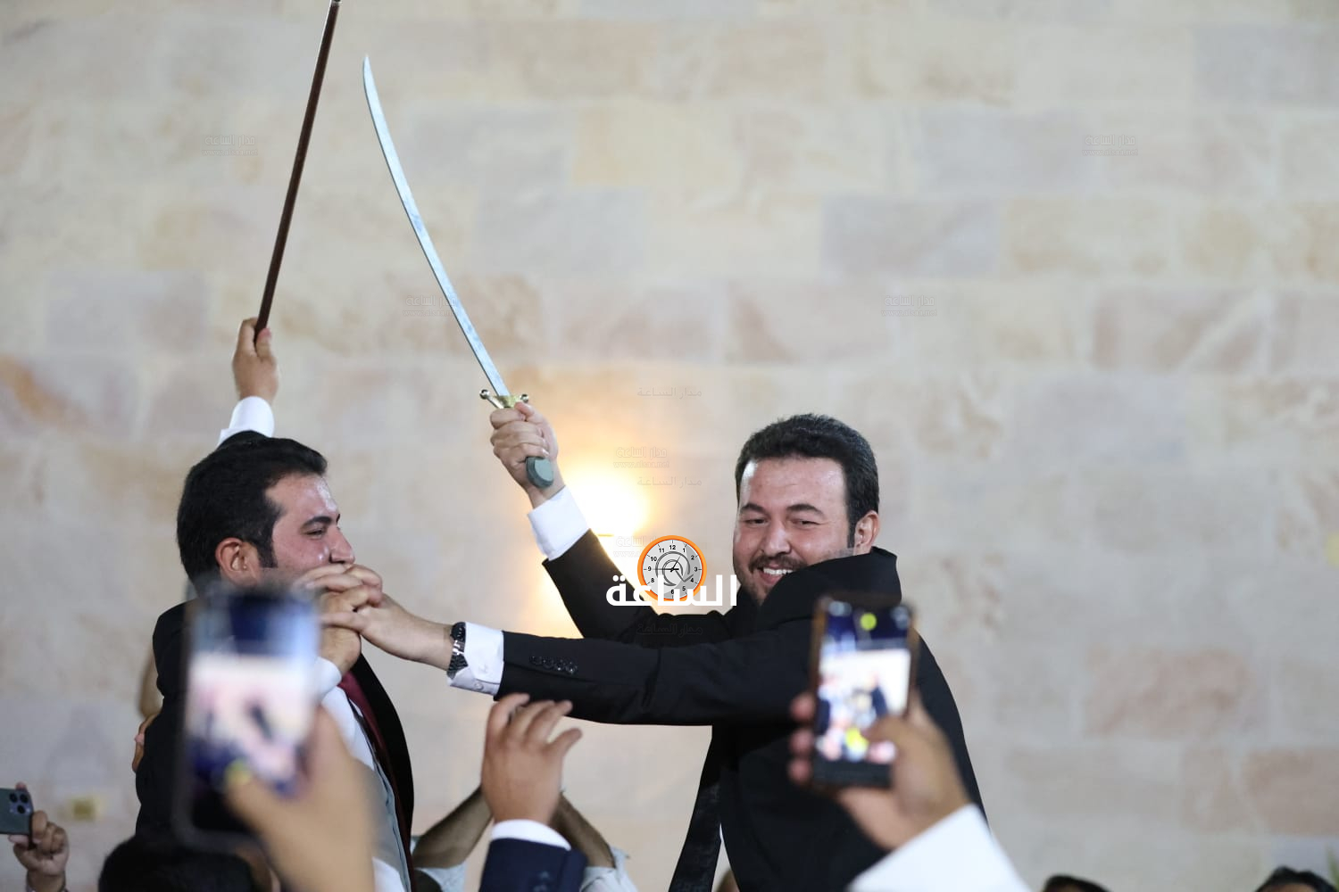 Madar Al-Saa Images 0.10594015883178332