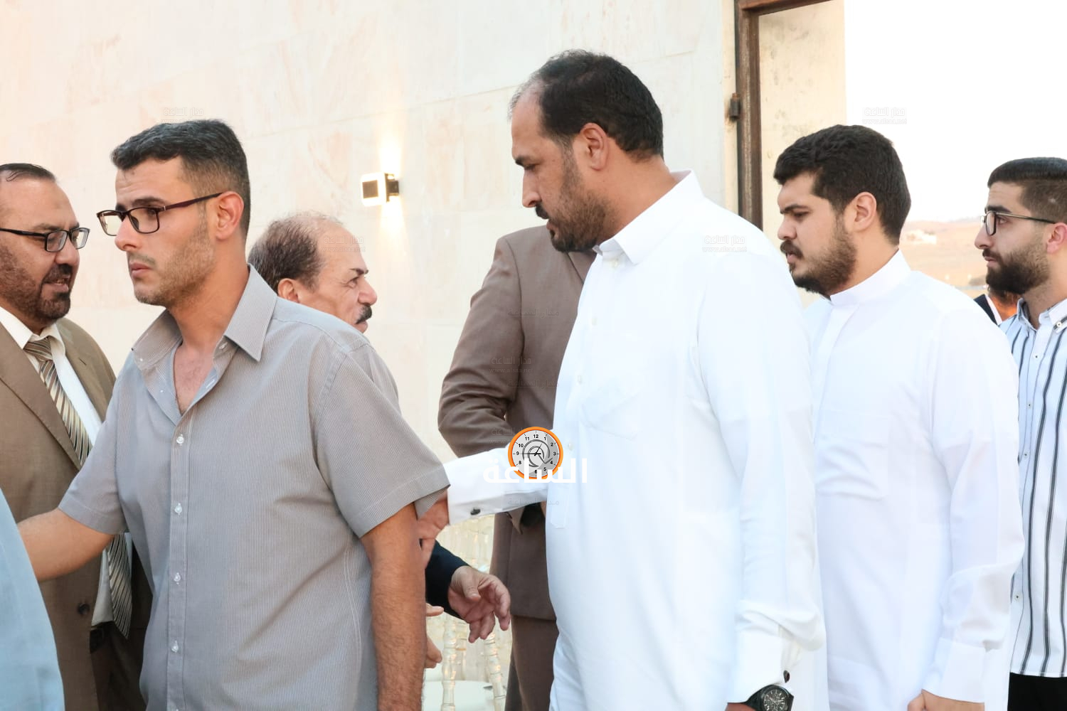 Madar Al-Saa Images 0.4567308339369446