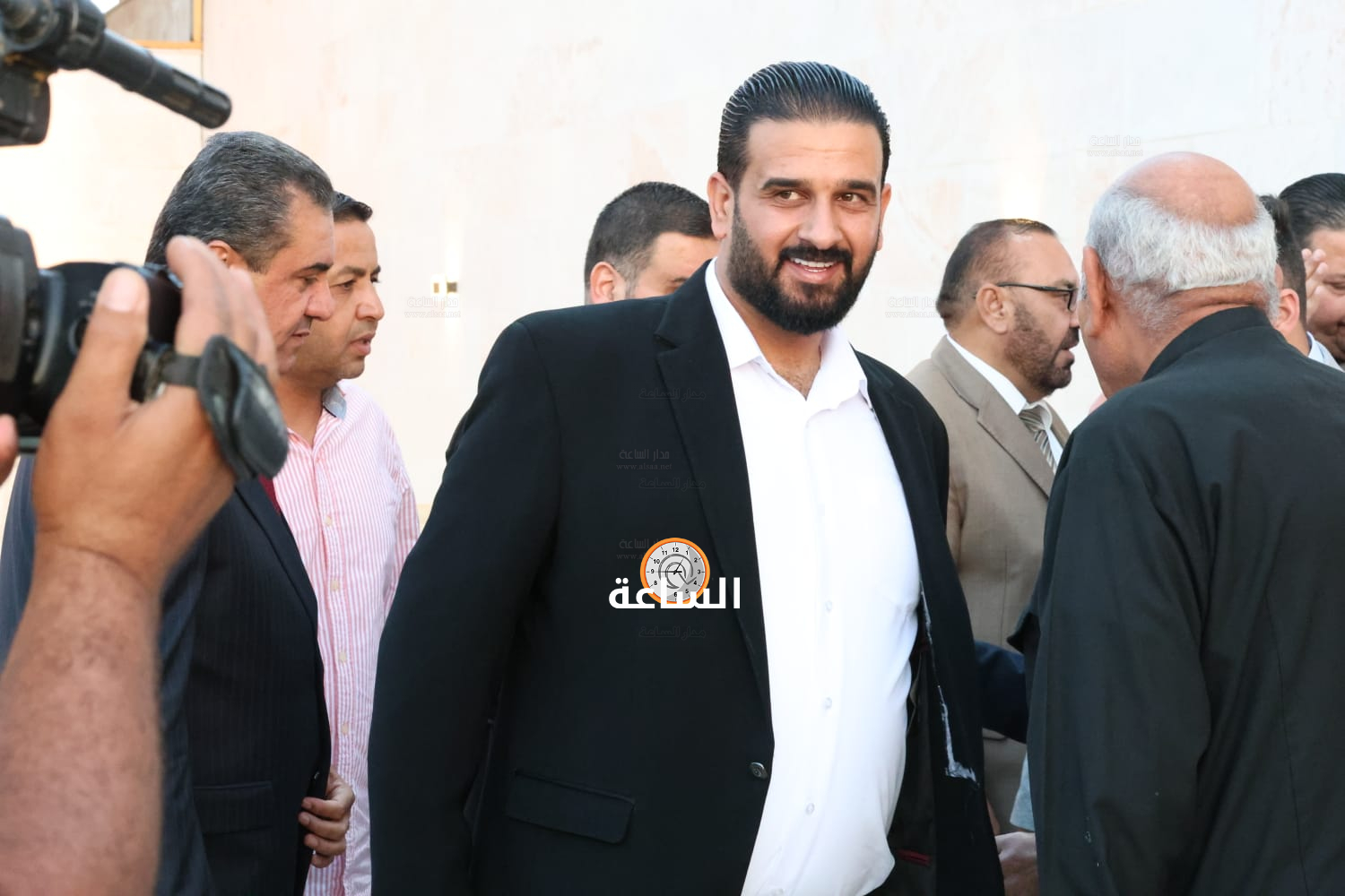 Madar Al-Saa Images 0.6442371688297361