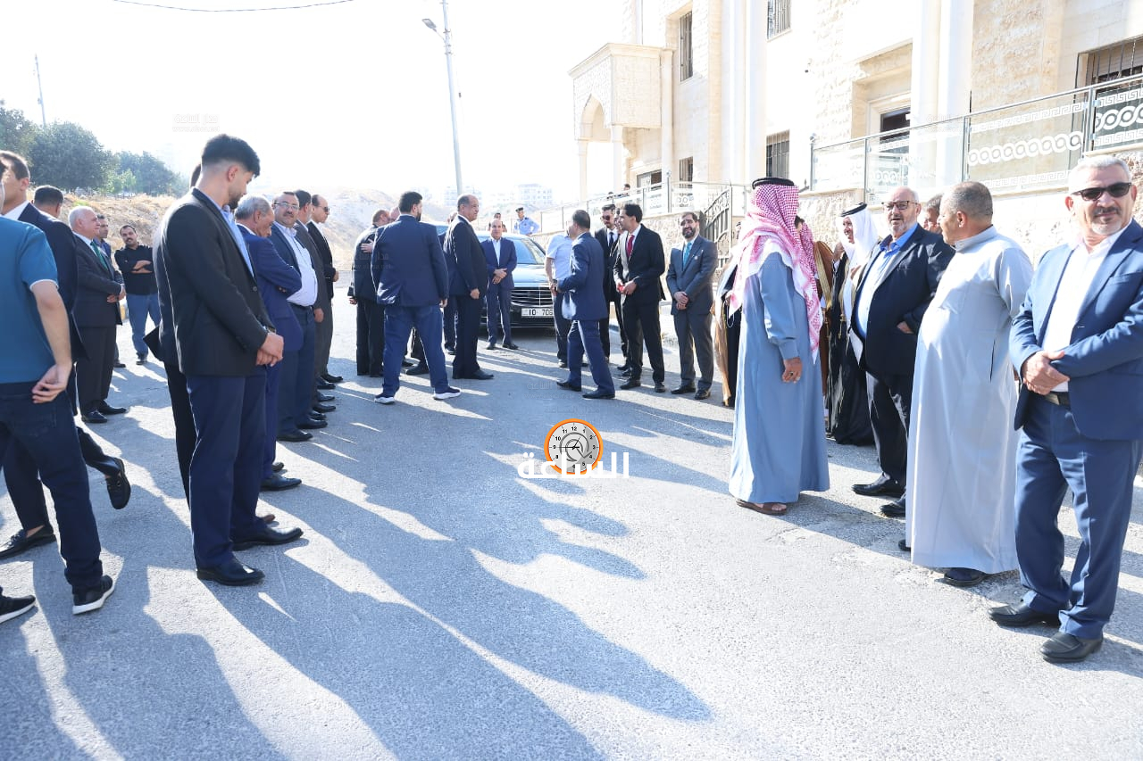 Madar Al-Saa Images 0.44001688973631425