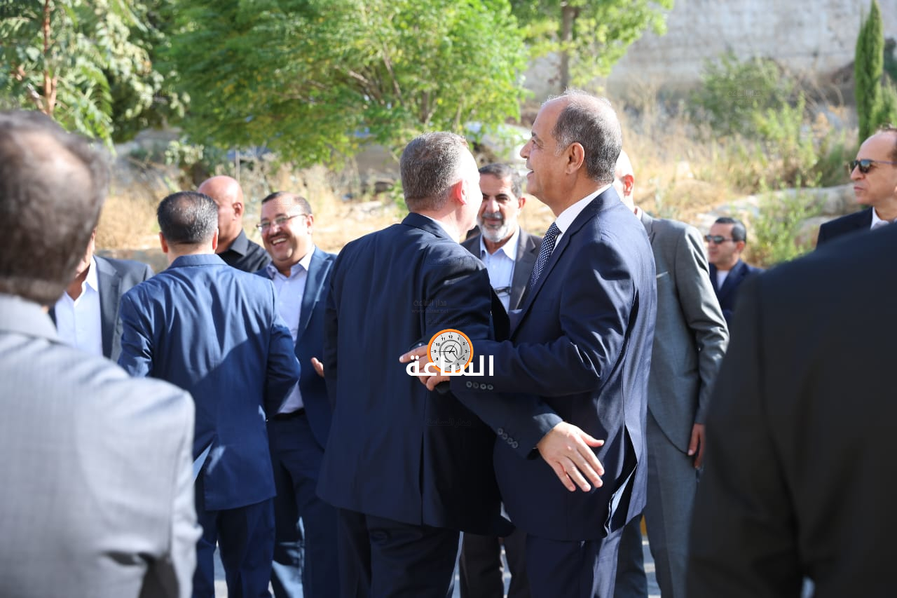 Madar Al-Saa Images 0.5683652654177542