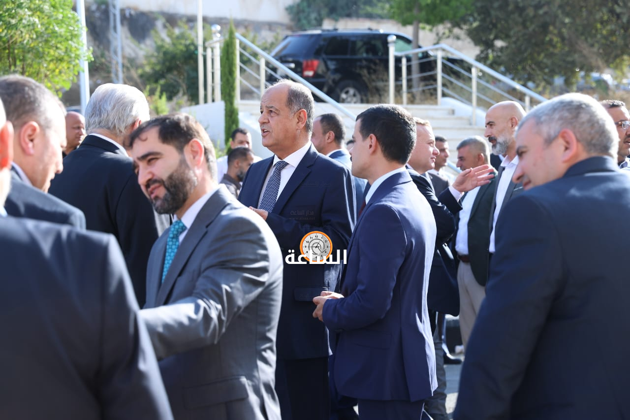 Madar Al-Saa Images 0.6047007834365152