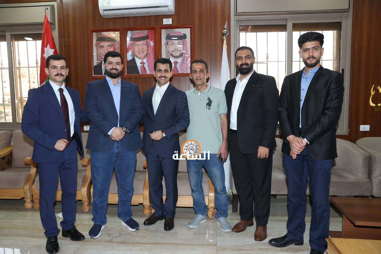 Madar Al-Saa Images 0.3702459437572838