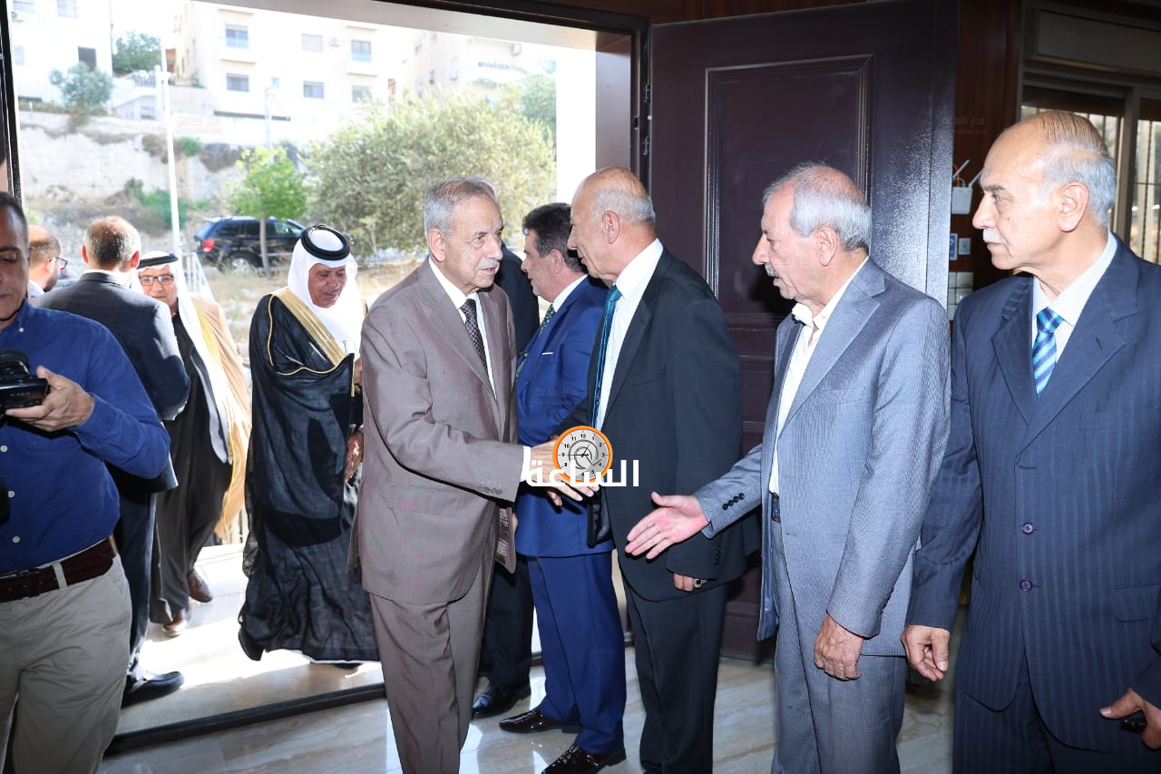 Madar Al-Saa Images 0.8104476880997292