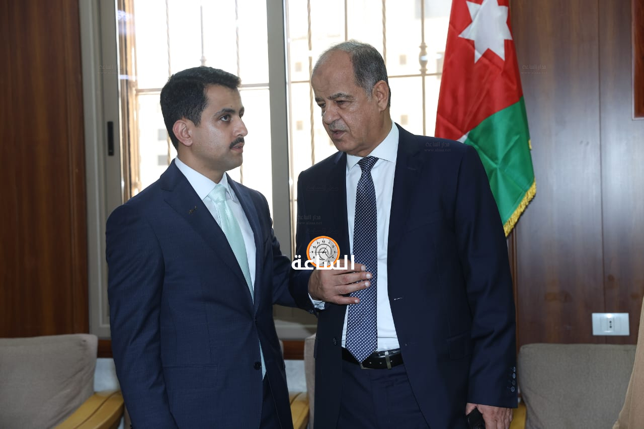 Madar Al-Saa Images 0.3775880483326447