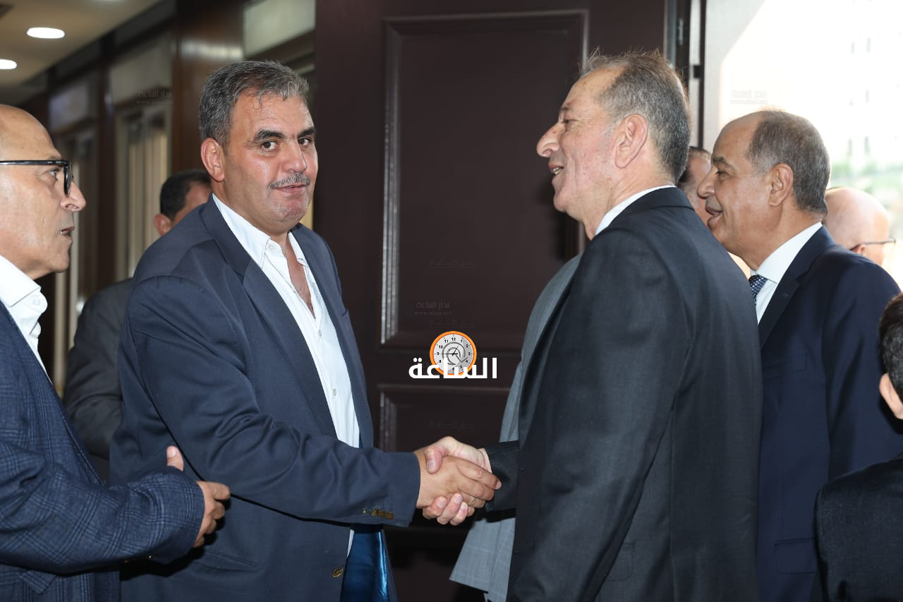 Madar Al-Saa Images 0.892573119399255