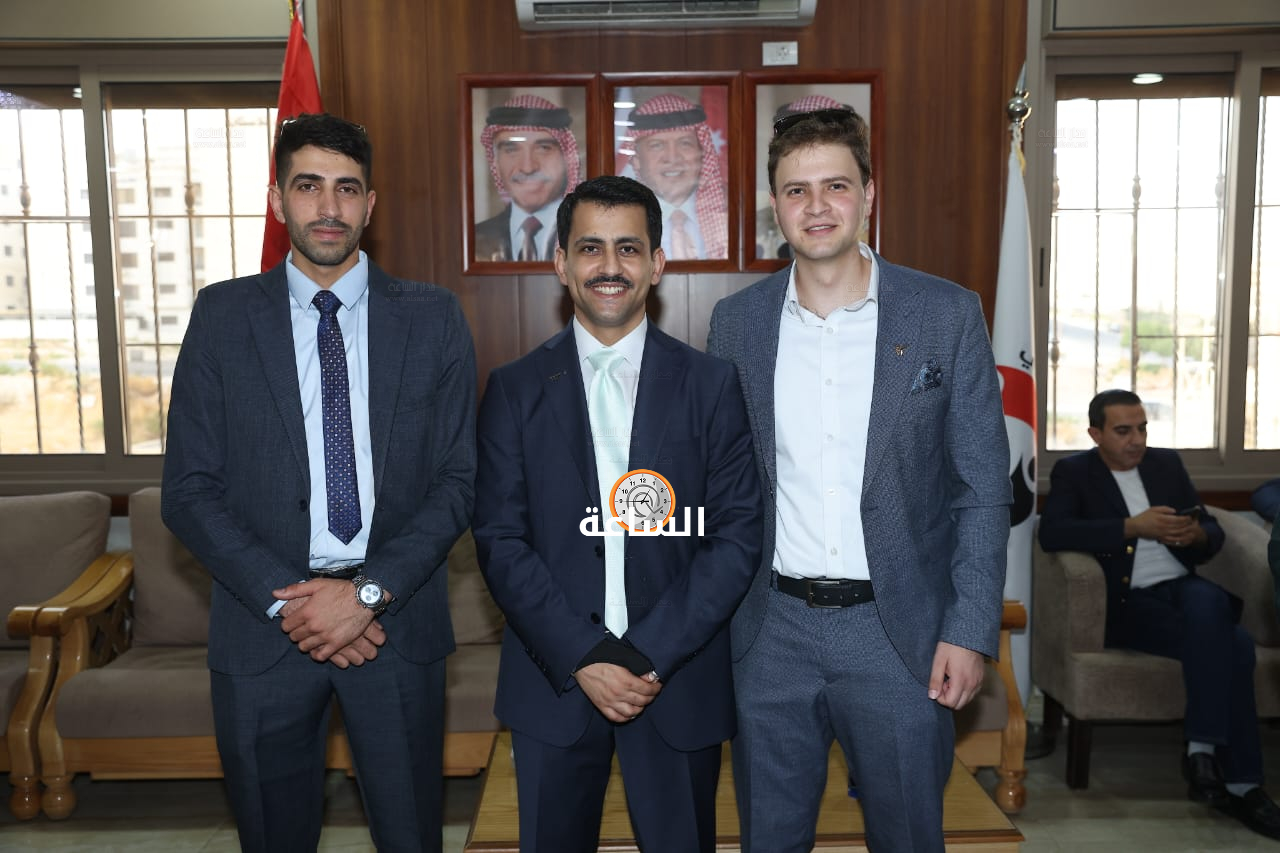 Madar Al-Saa Images 0.9806283183564096