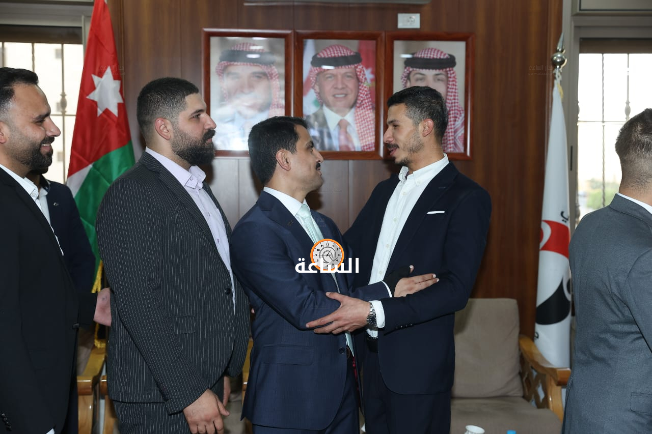 Madar Al-Saa Images 0.36757403745198136