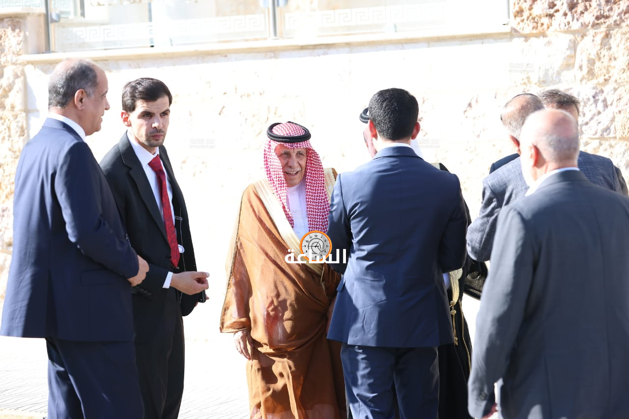 Madar Al-Saa Images 0.2365918857979643