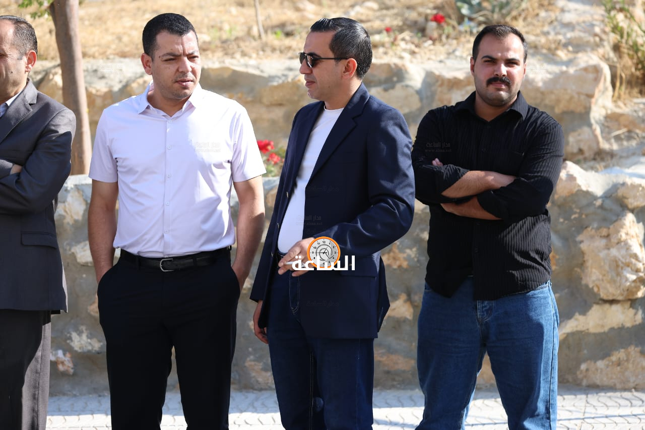 Madar Al-Saa Images 0.3773524789975108