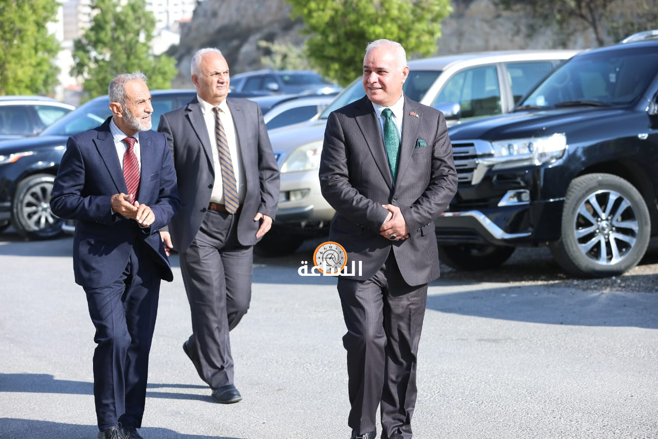 Madar Al-Saa Images 0.3800837420887829