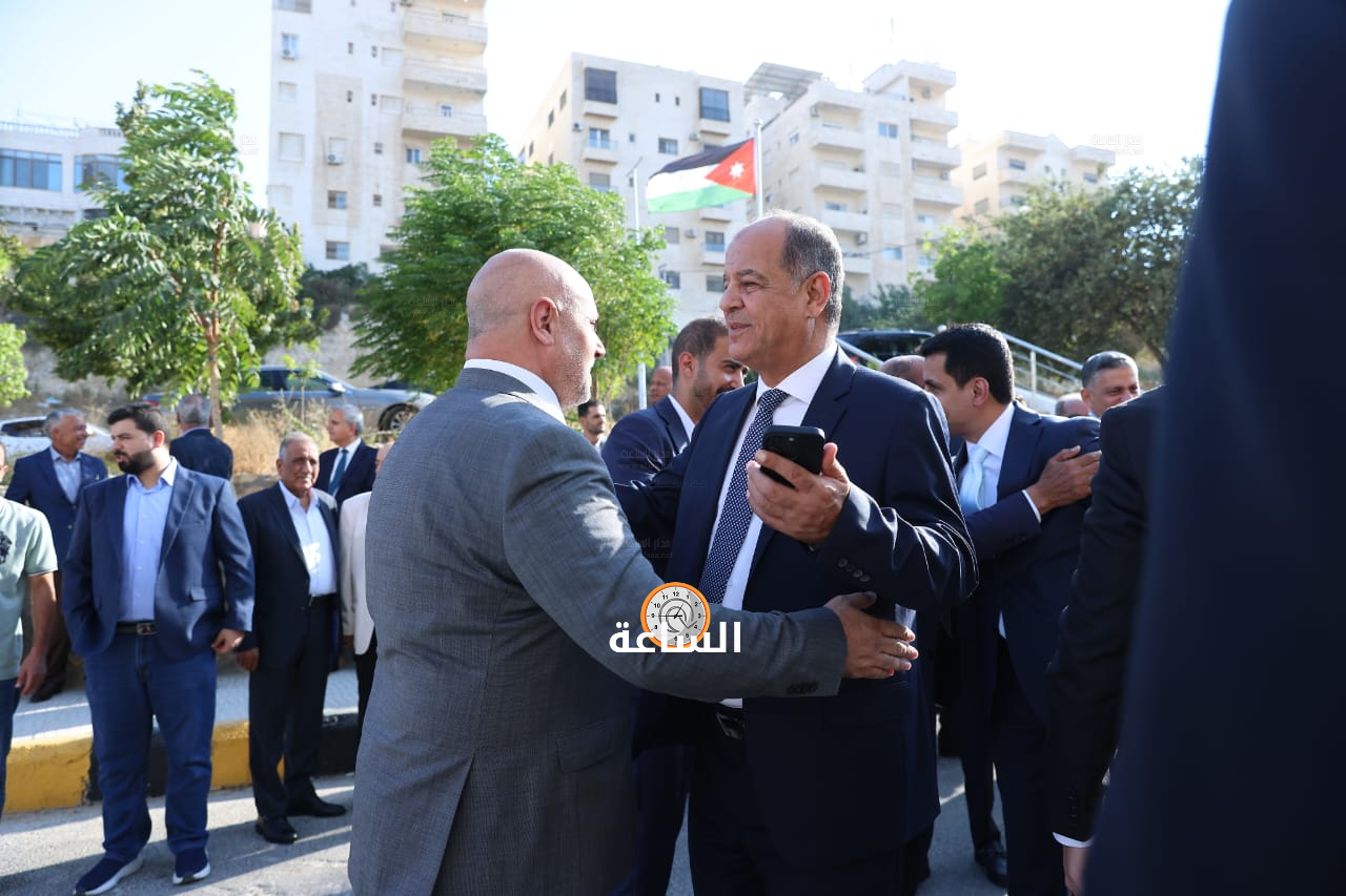 Madar Al-Saa Images 0.46076355063853935