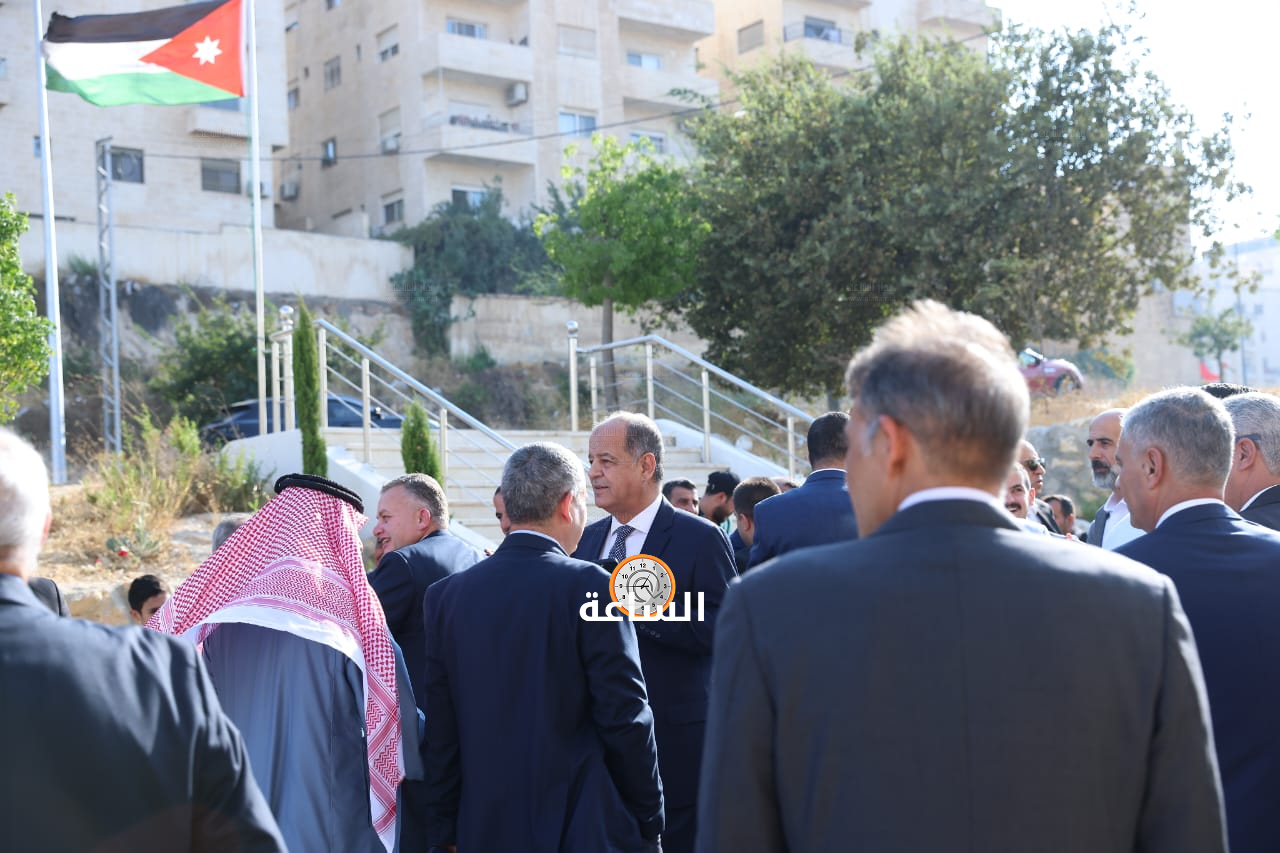 Madar Al-Saa Images 0.9712652859223395