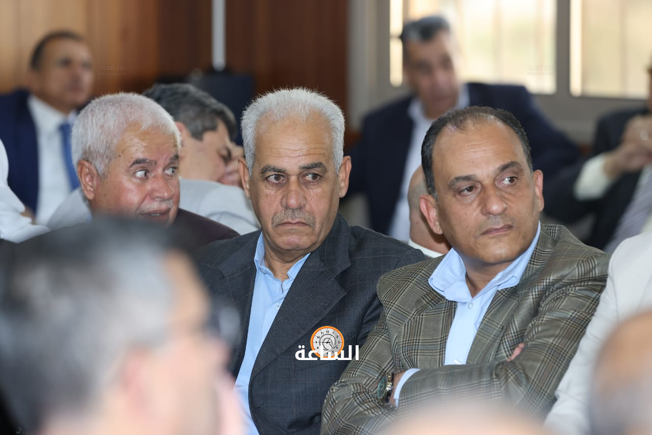 Madar Al-Saa Images 0.4209423469321737