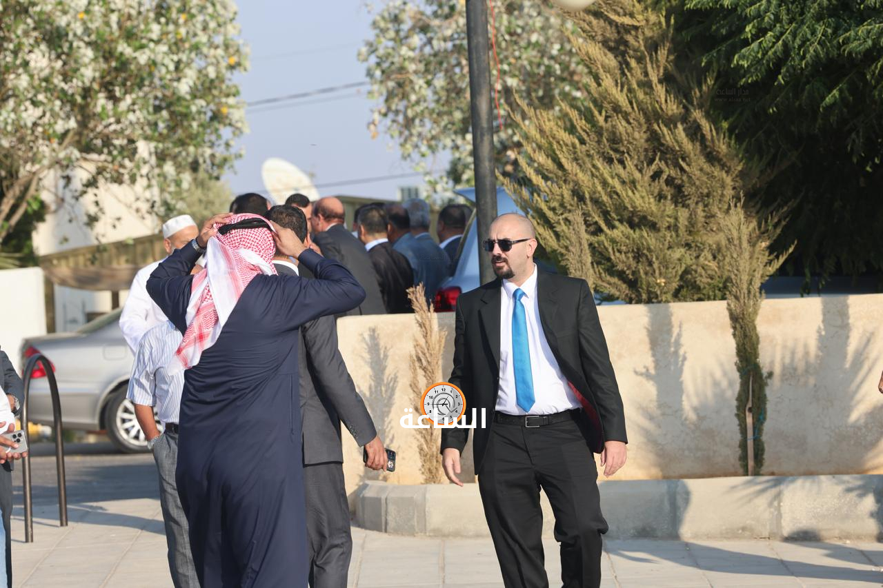 Madar Al-Saa Images 0.4143850838213292