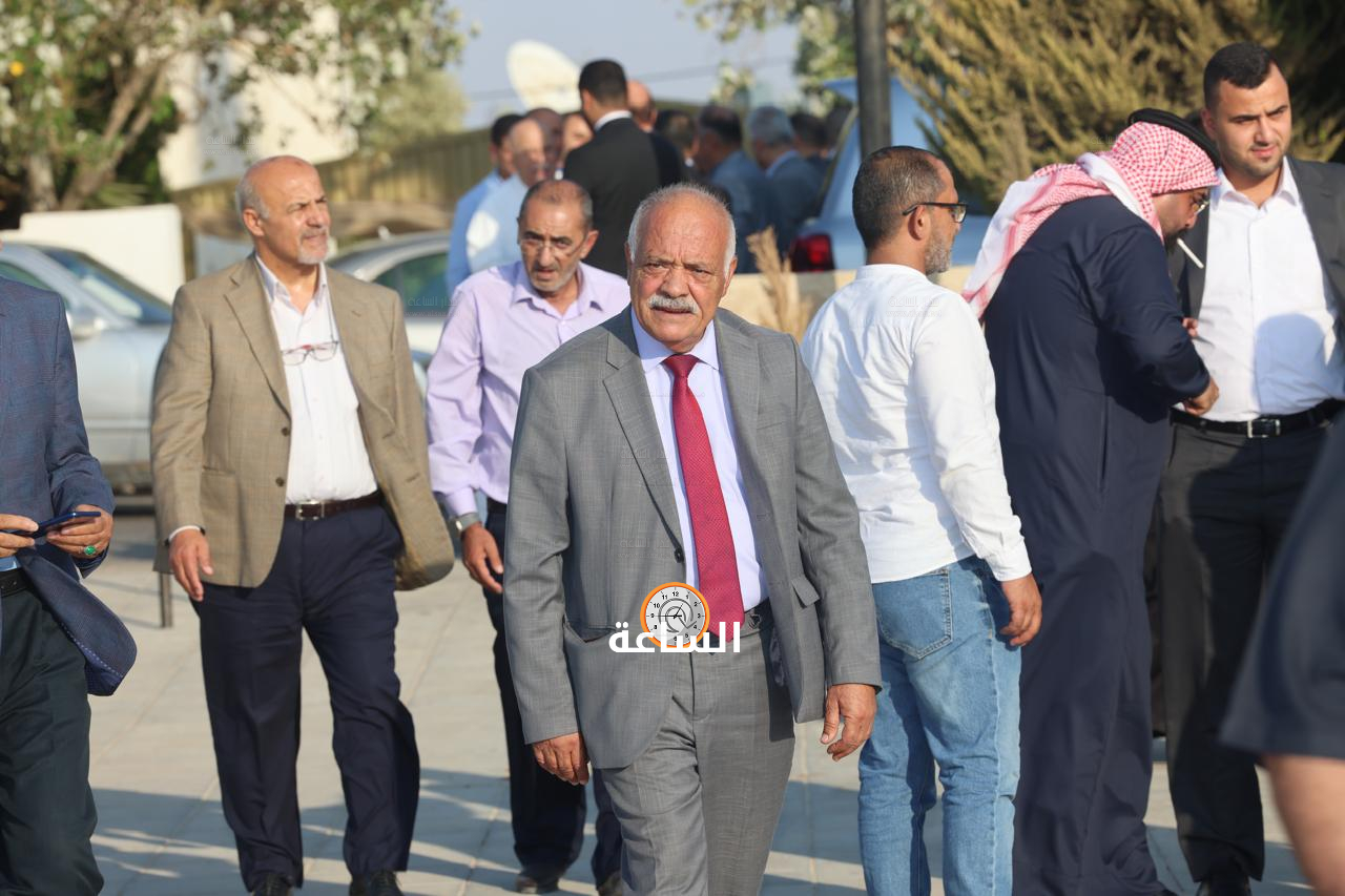 Madar Al-Saa Images 0.17167433615222183