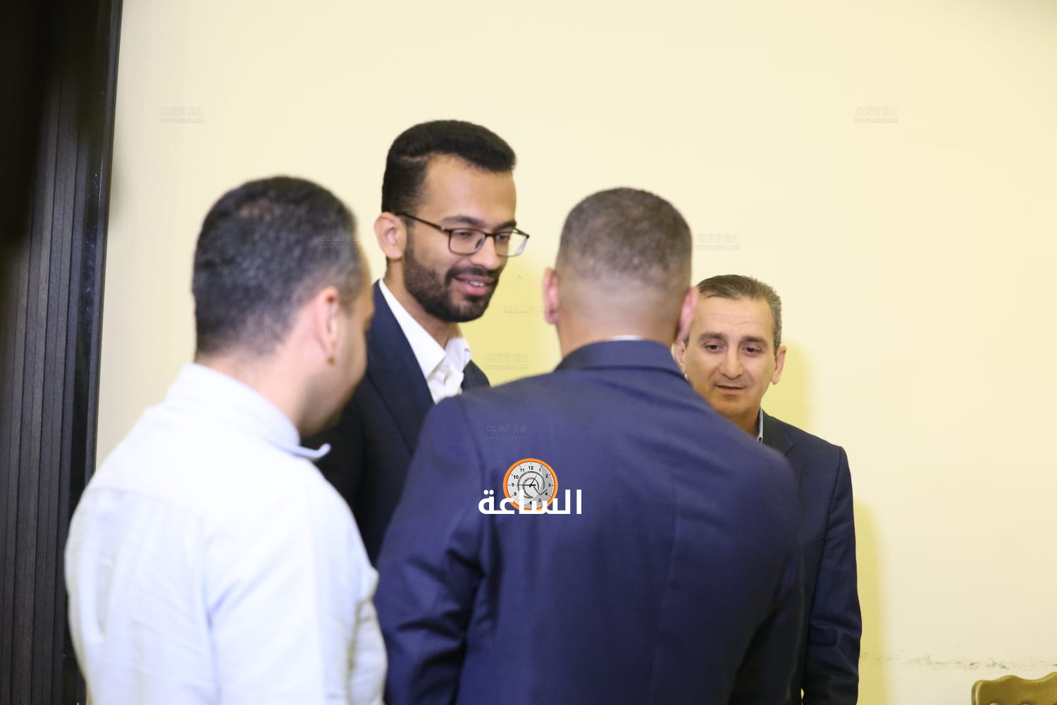 Madar Al-Saa Images 0.3964019288251086