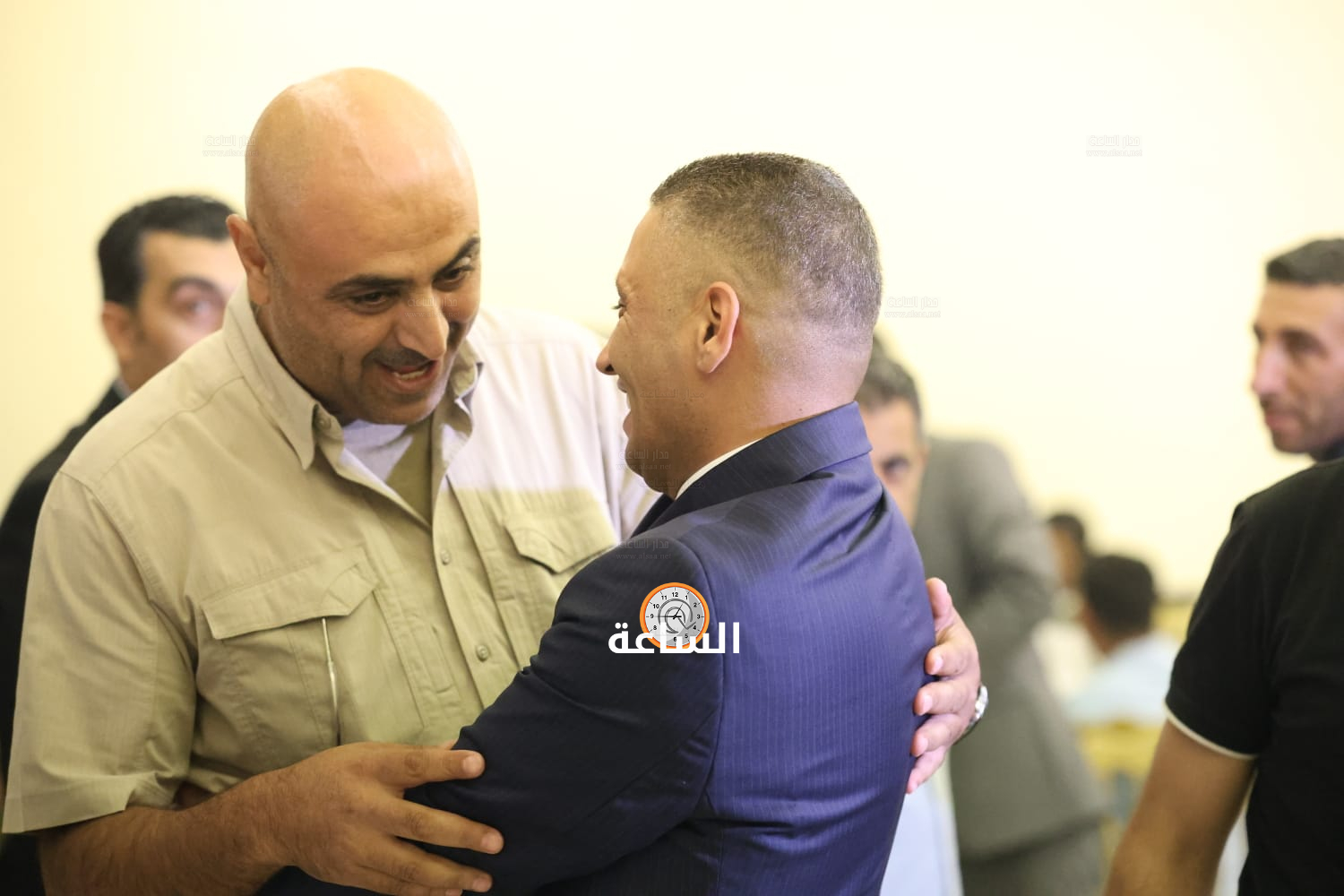 Madar Al-Saa Images 0.74604386451371
