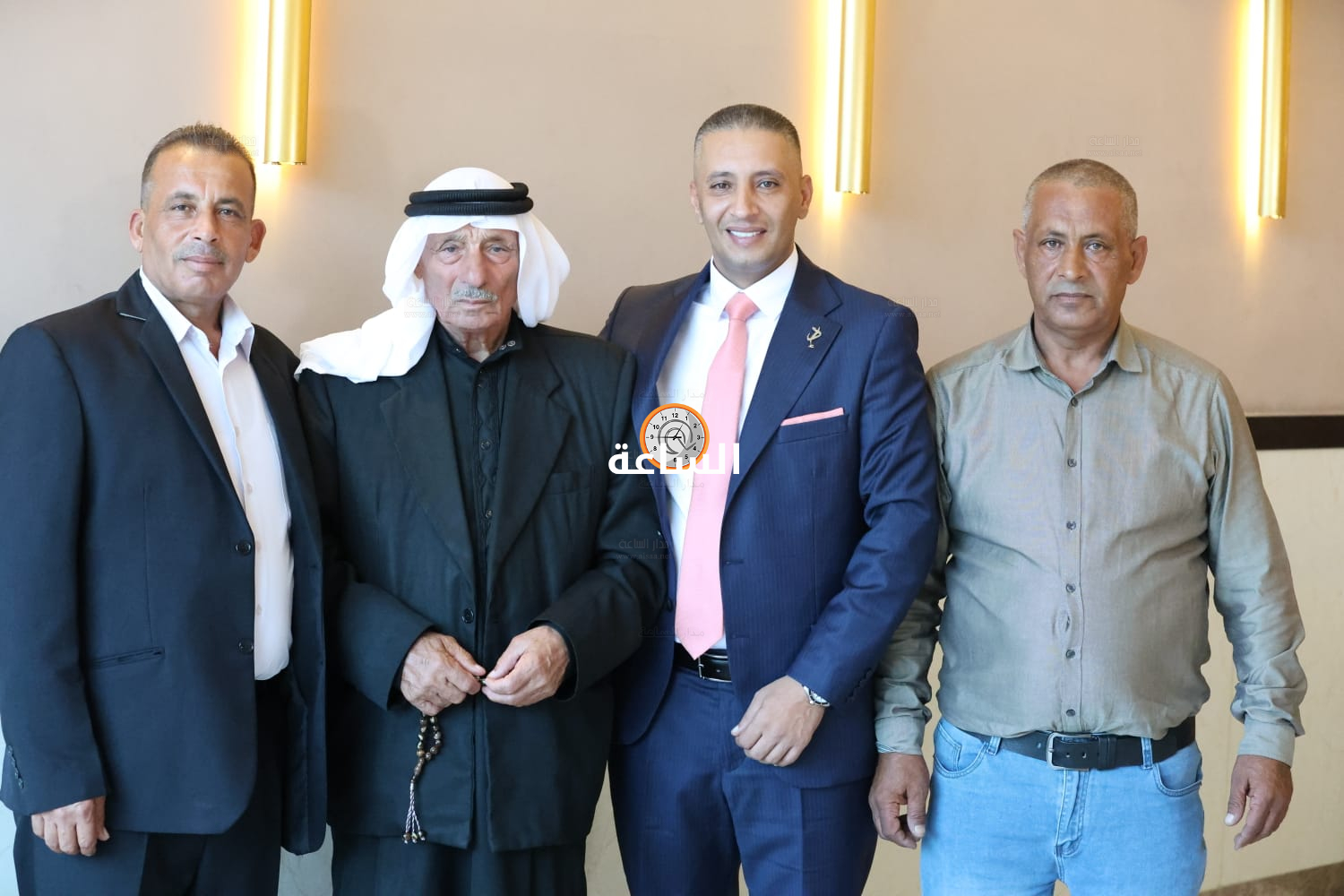 Madar Al-Saa Images 0.45372604577543874