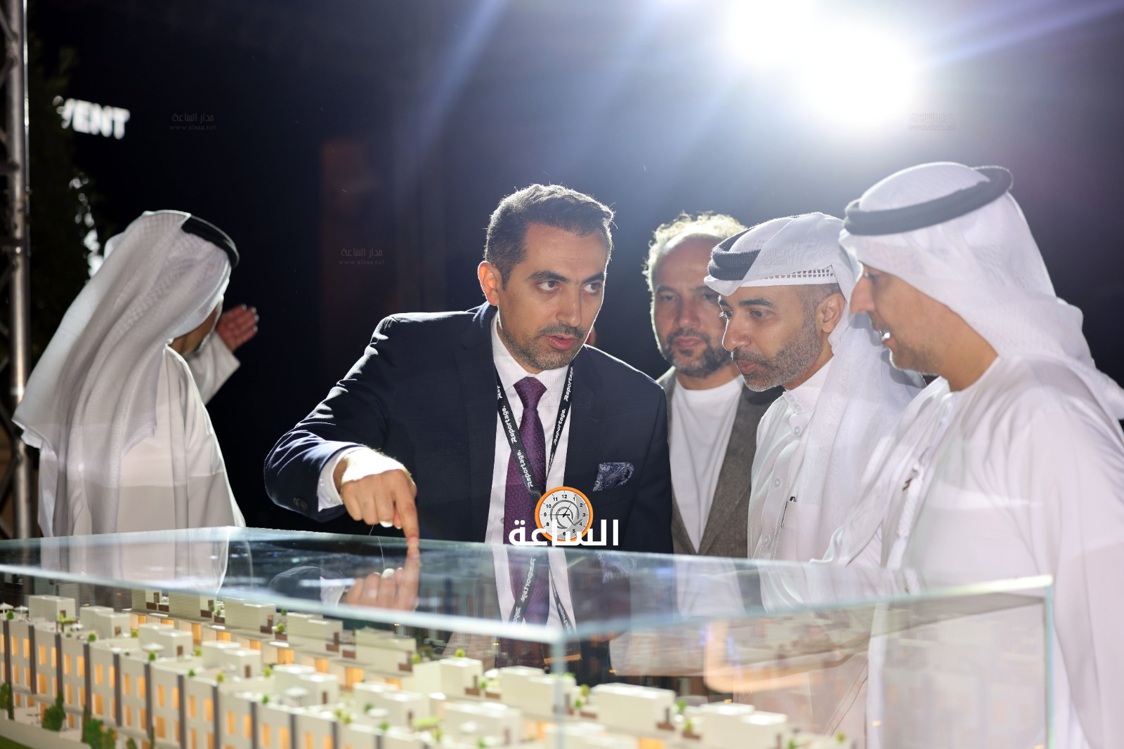 Madar Al-Saa Images 0.019810535898544535
