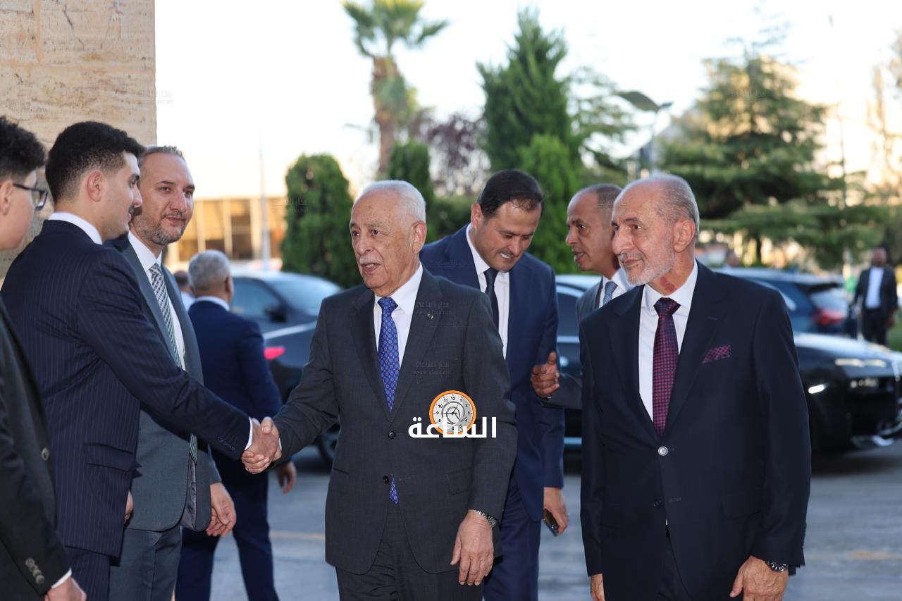 Madar Al-Saa Images 0.9902552558552123