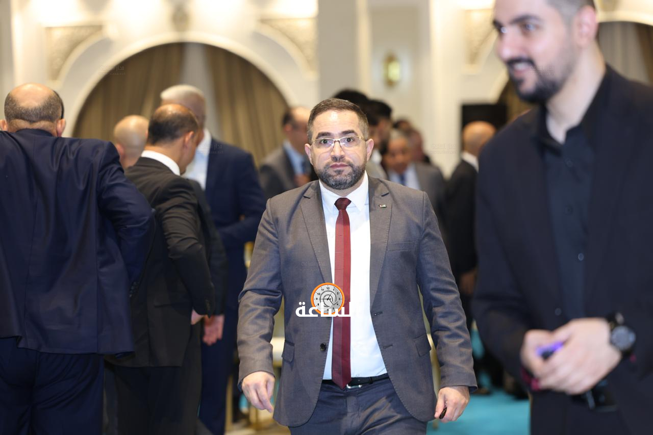 Madar Al-Saa Images 0.04177450106818892