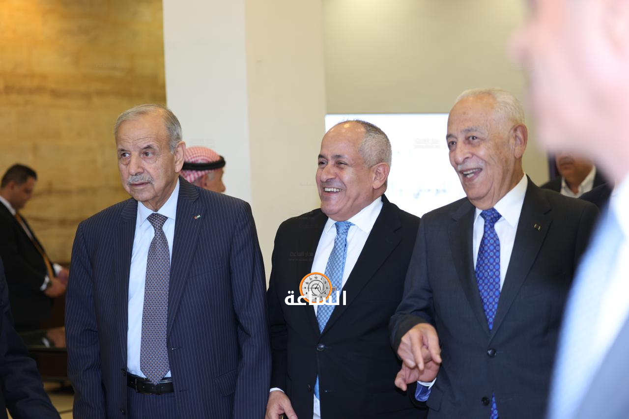 Madar Al-Saa Images 0.41932818019374385