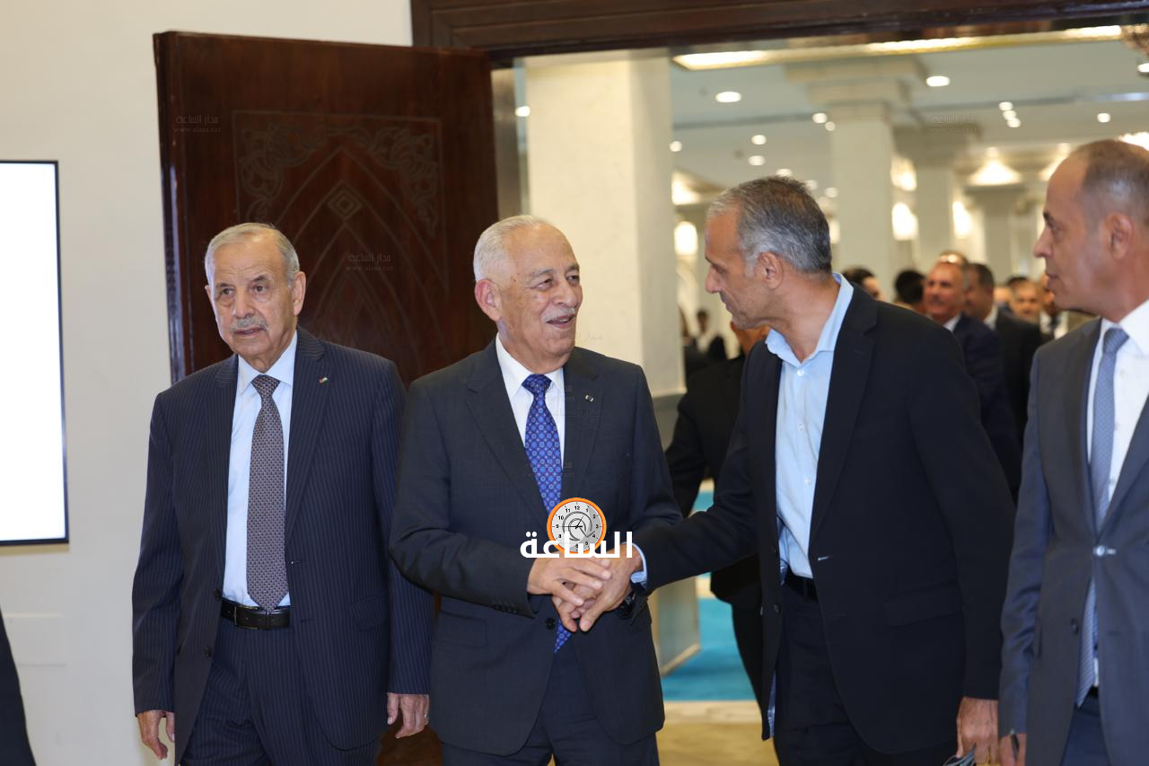 Madar Al-Saa Images 0.006690645350101887