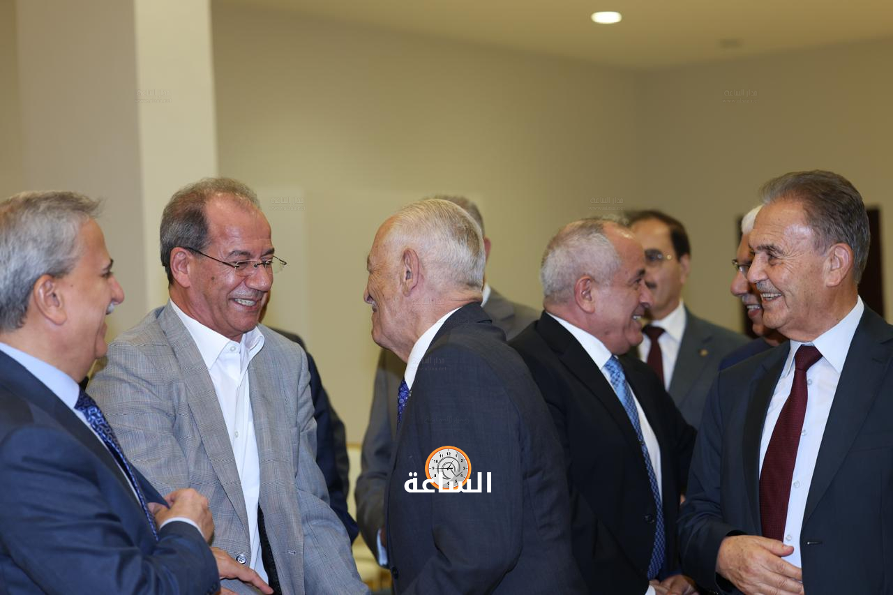 Madar Al-Saa Images 0.5663097639526369