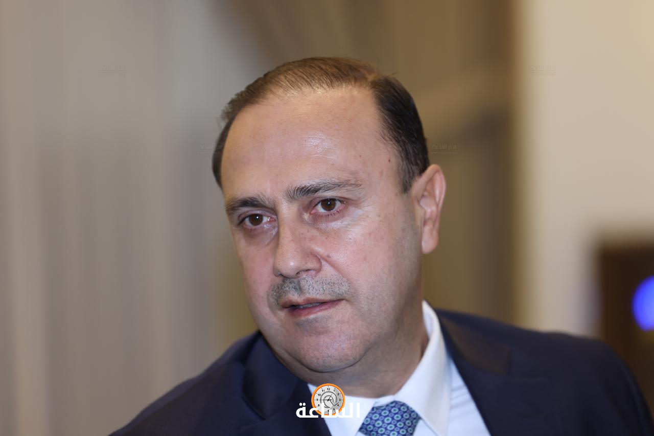 Madar Al-Saa Images 0.034115728325065486