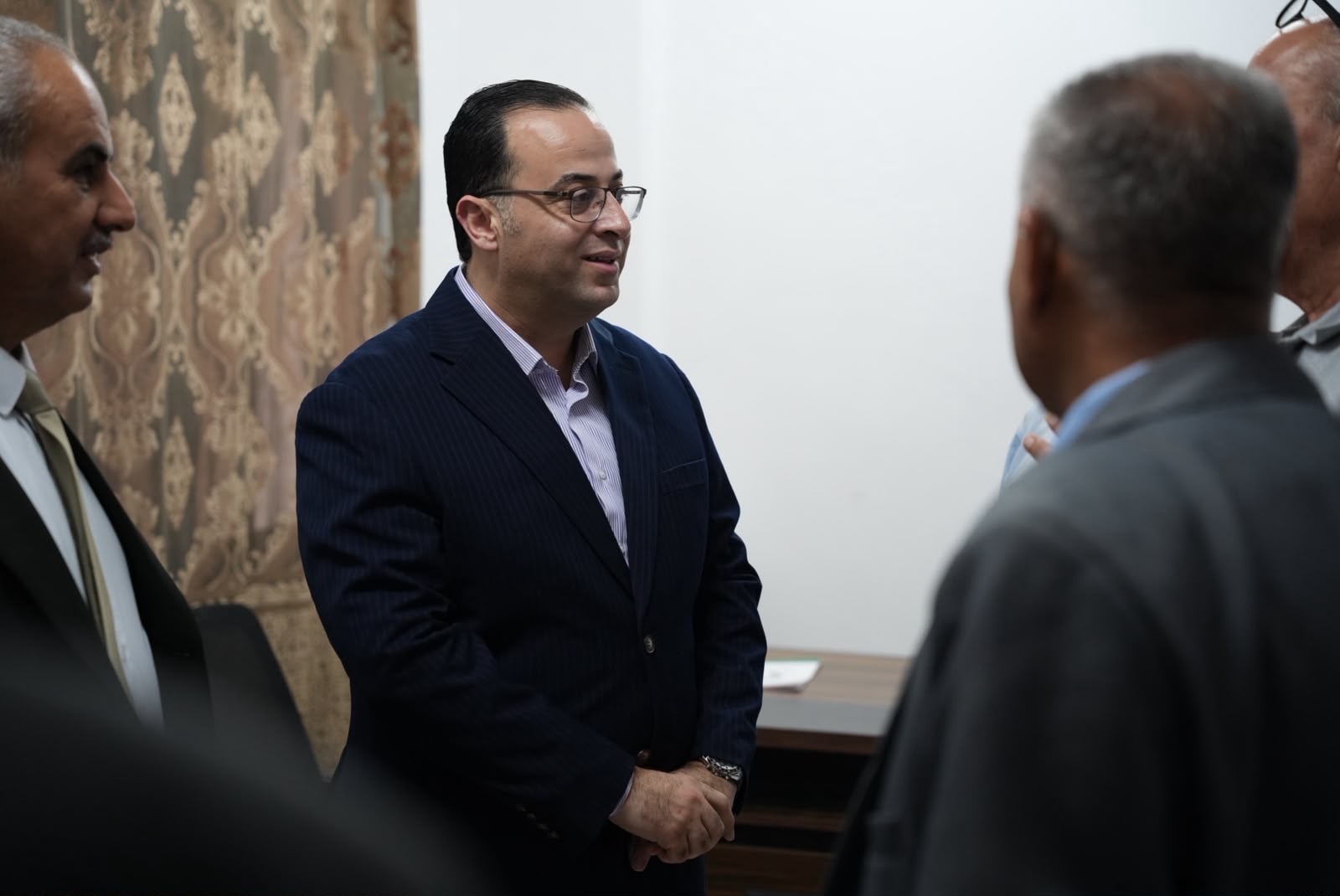 Madar Al-Saa Images 0.8543350952260055