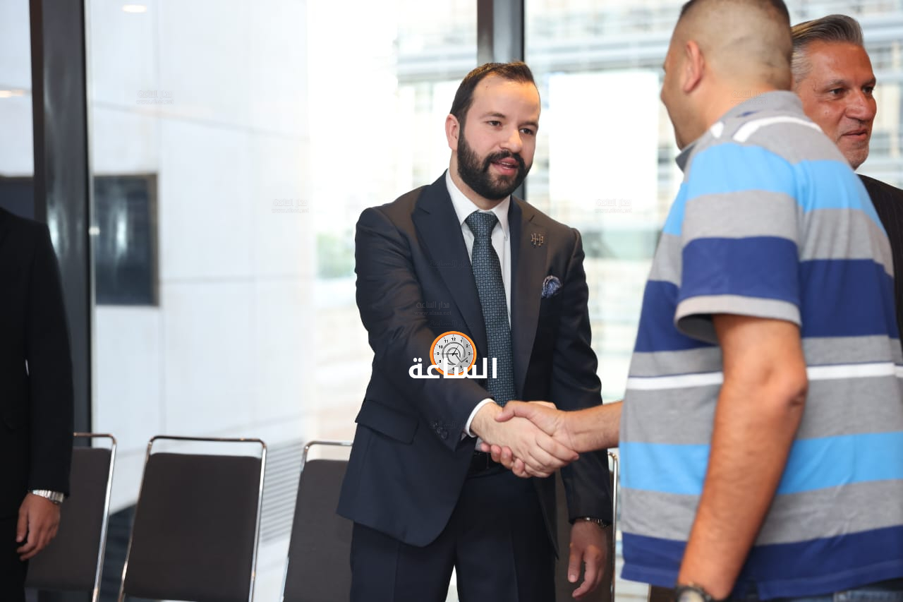 Madar Al-Saa Images 0.4858515169812261
