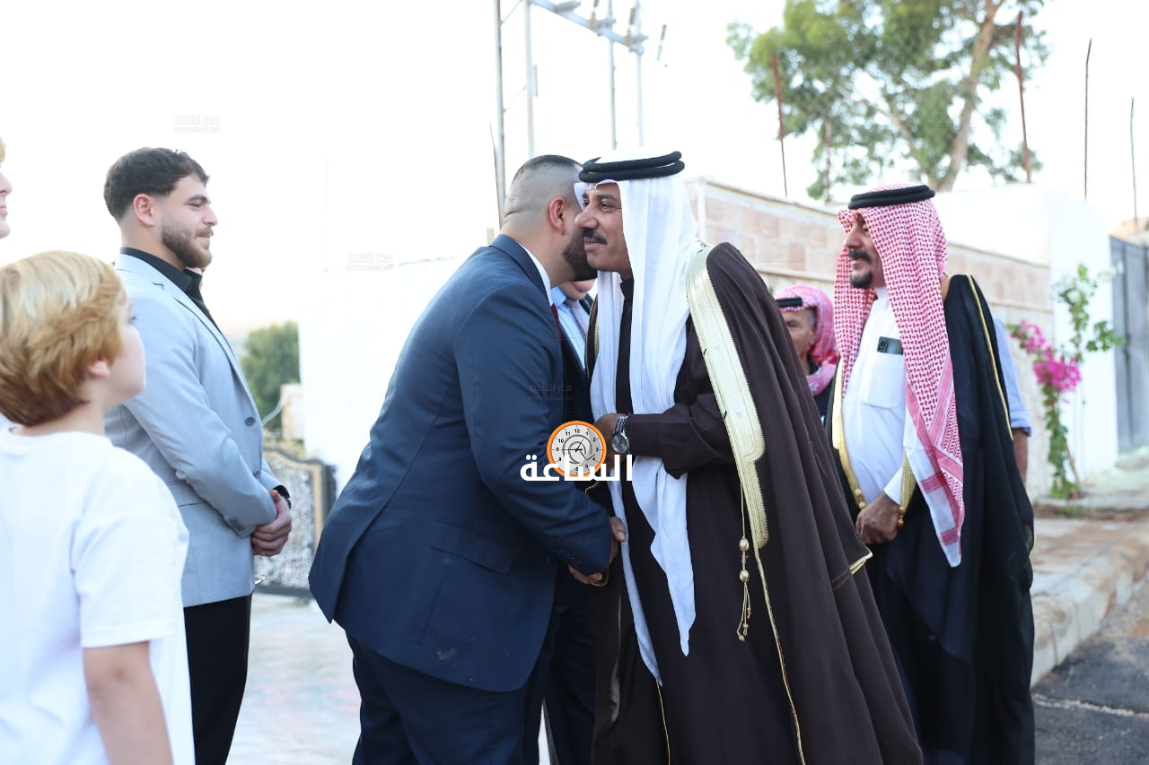 Madar Al-Saa Images 0.985125544159052