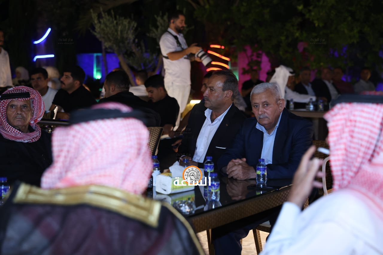 Madar Al-Saa Images 0.7059708262194322