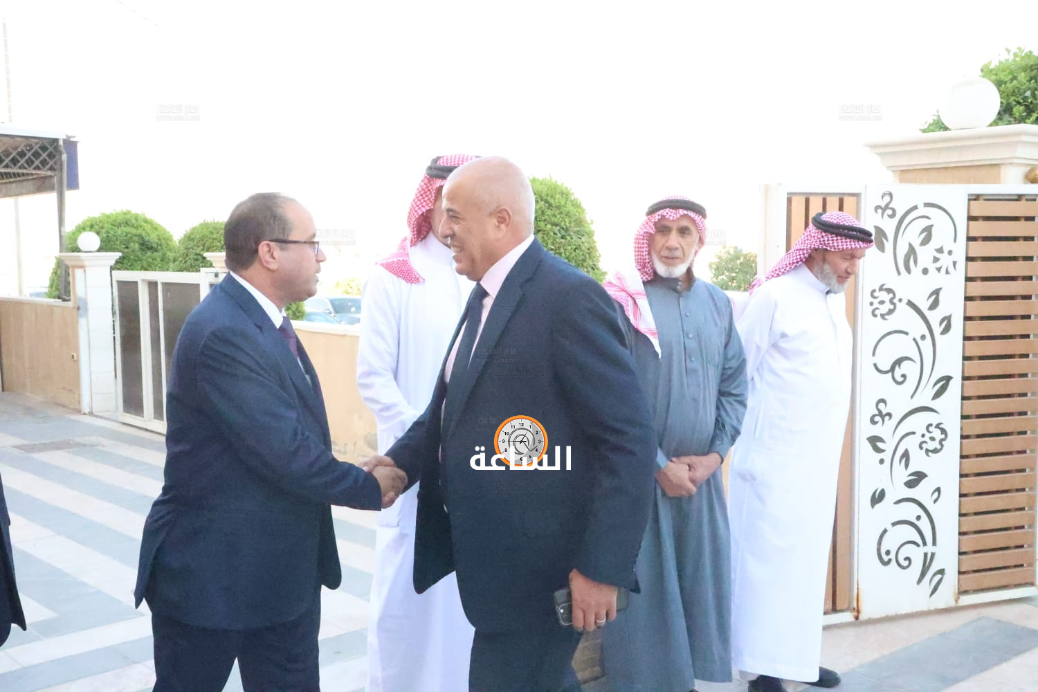 Madar Al-Saa Images 0.7853922918097863