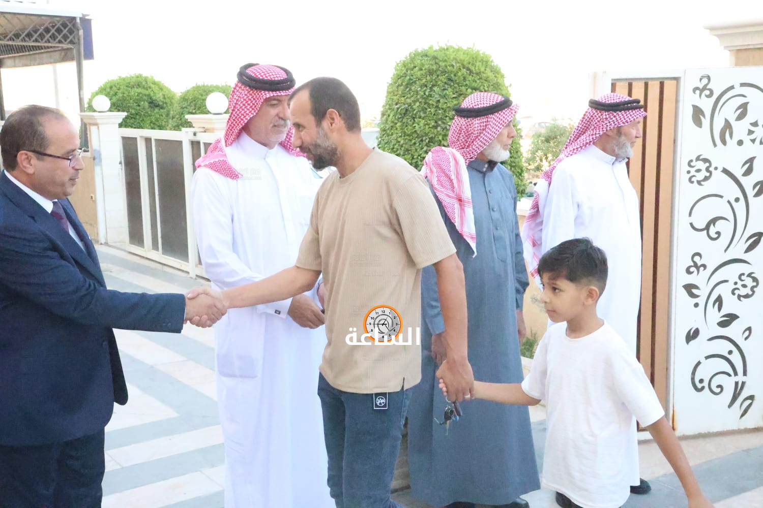 Madar Al-Saa Images 0.46563323752414354