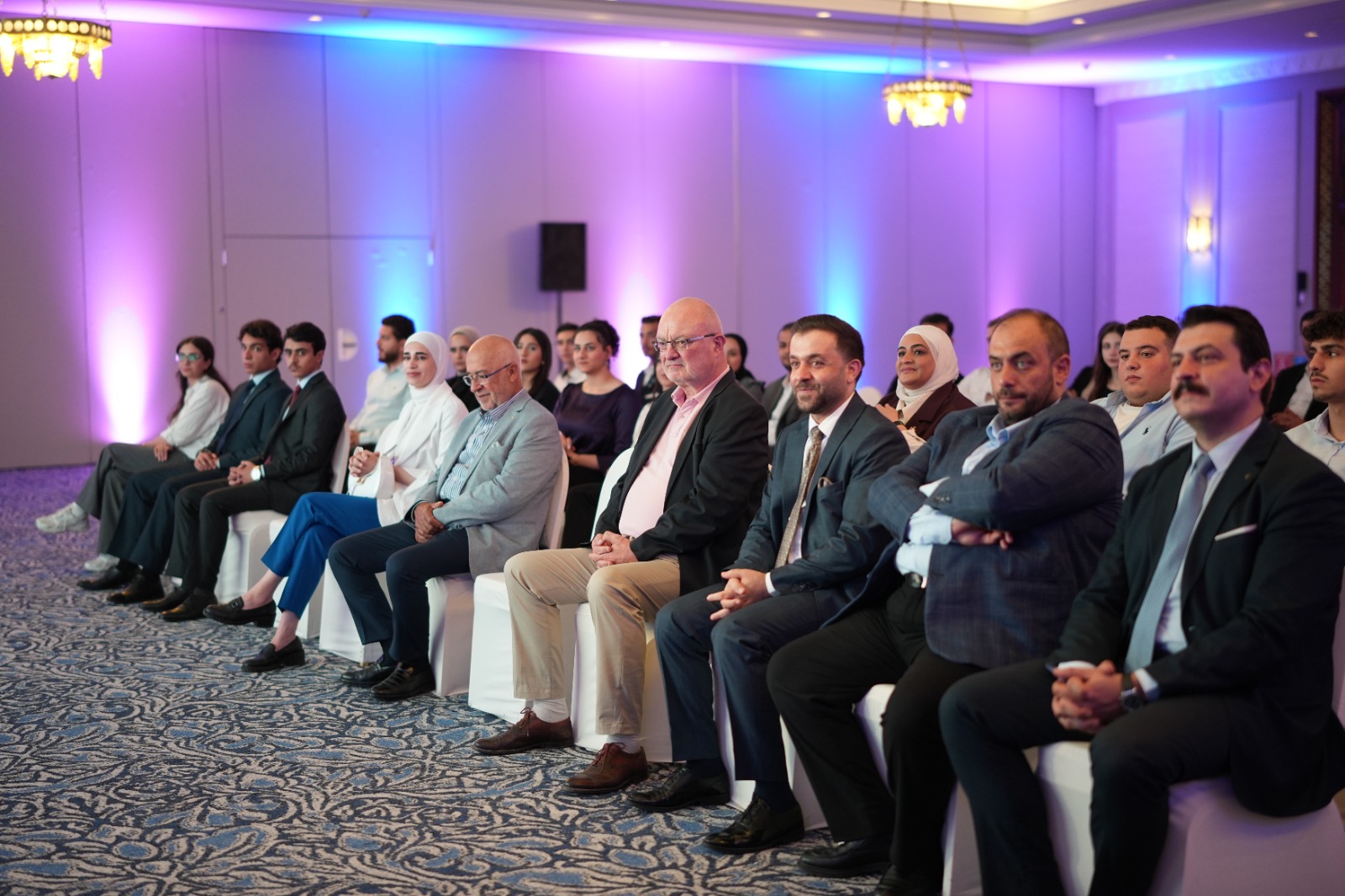 Madar Al-Saa Images 0.7166164514645292