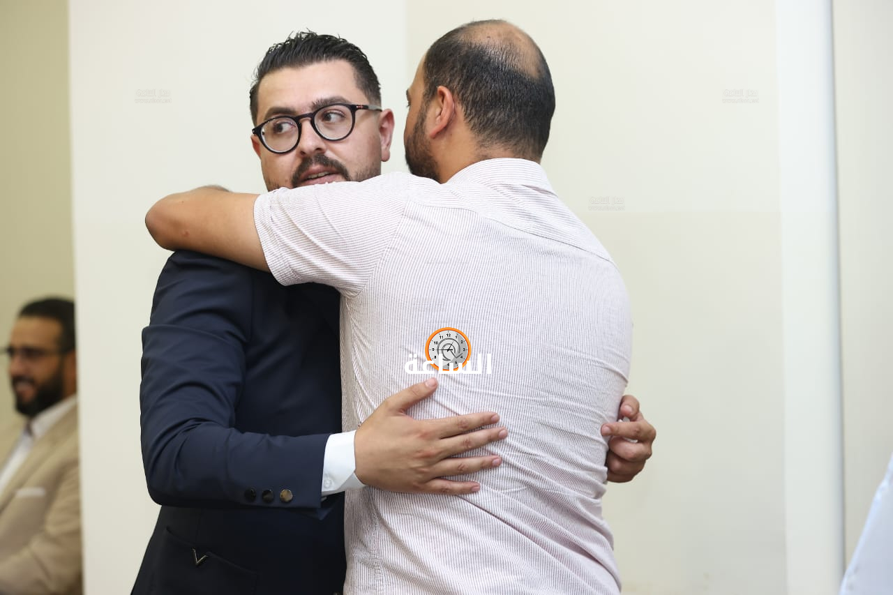 Madar Al-Saa Images 0.9981344341264801