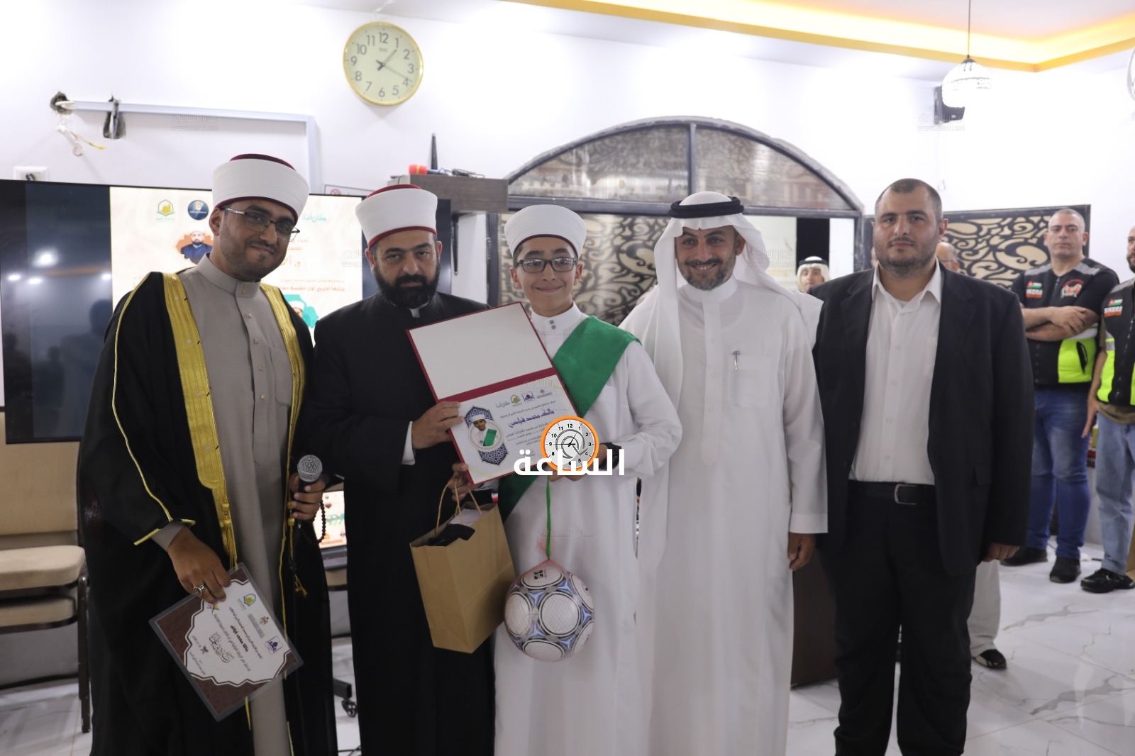 Madar Al-Saa Images 0.9252705890305092