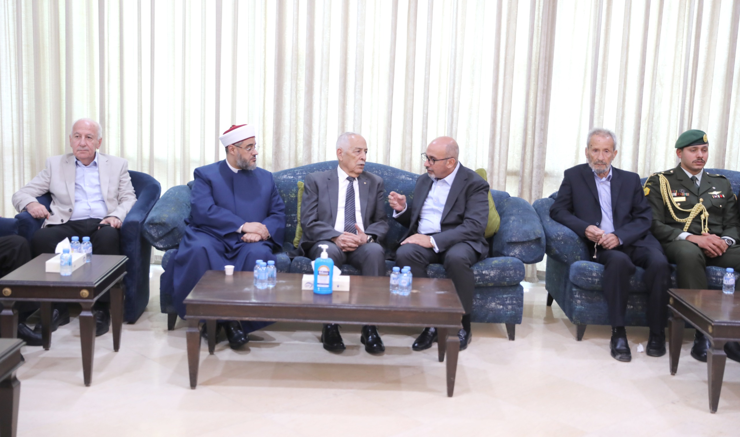 Madar Al-Saa Images 0.4864634222912878
