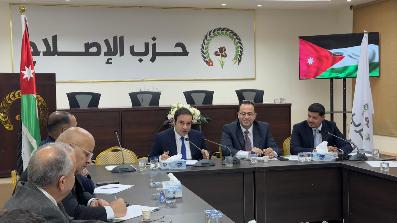 Madar Al-Saa Images 0.6389510921276783