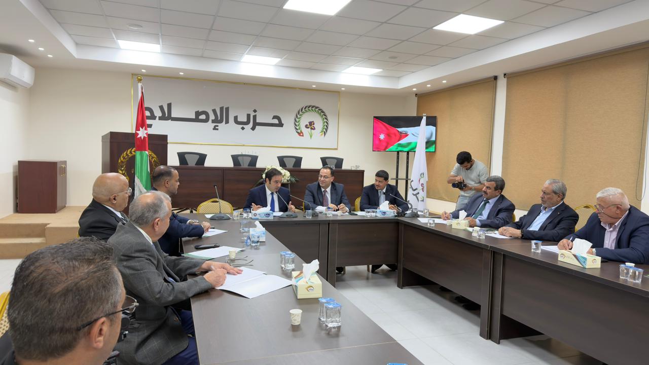 Madar Al-Saa Images 0.33017180191292805