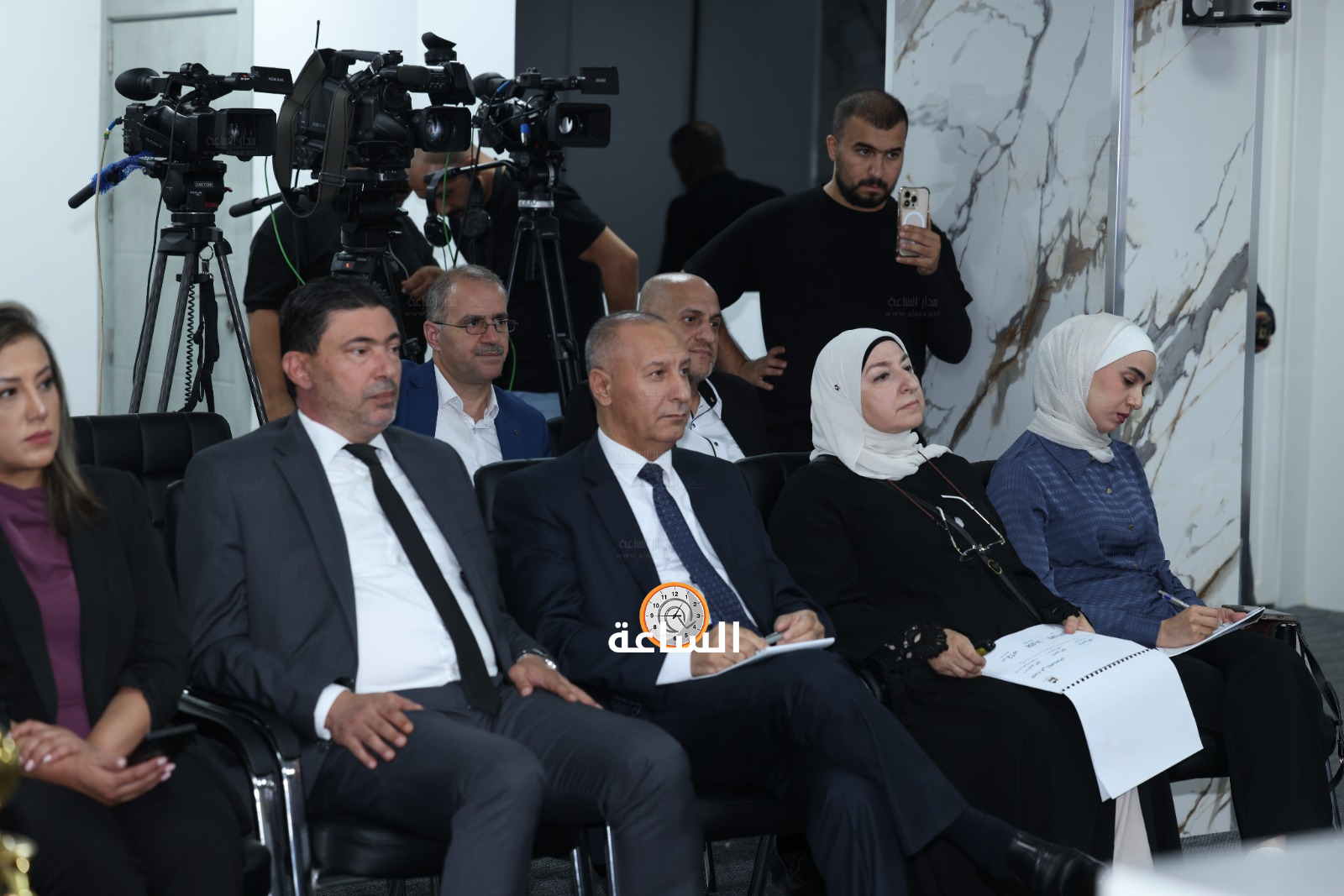 Madar Al-Saa Images 0.8738710993407999
