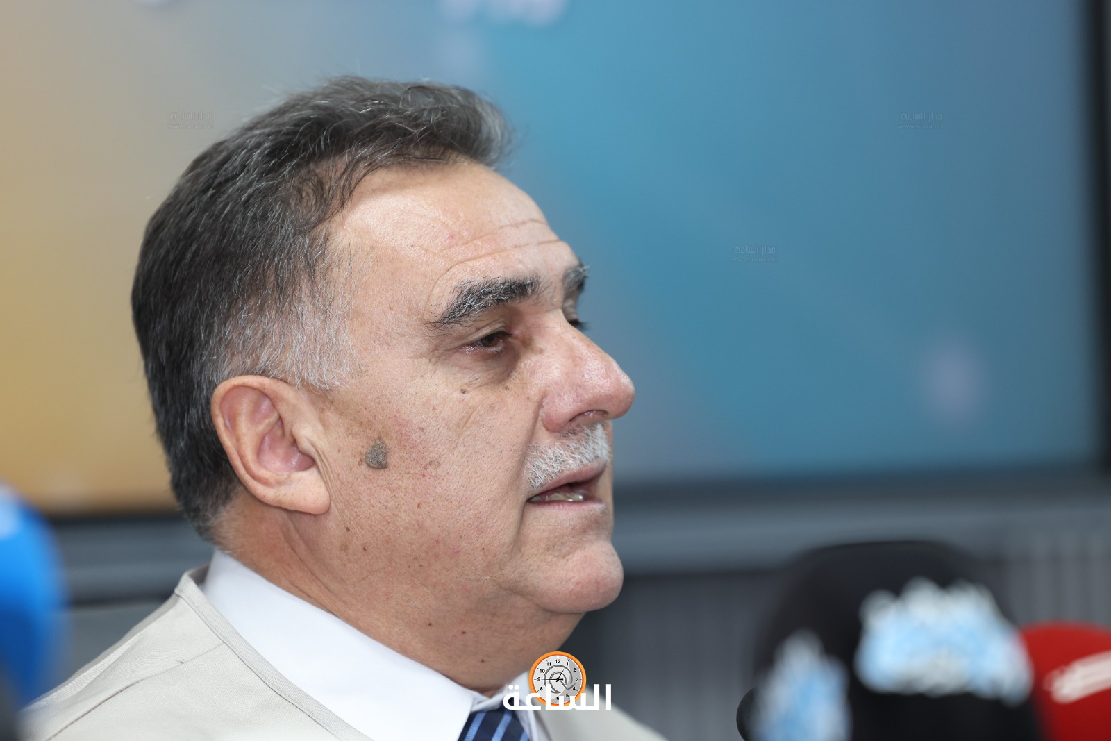 Madar Al-Saa Images 0.8359170861905695