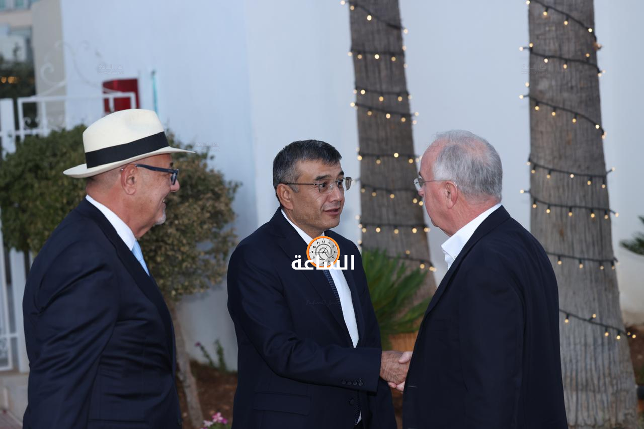 Madar Al-Saa Images 0.4465959571624579