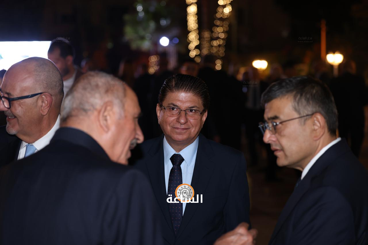 Madar Al-Saa Images 0.9223196445139816