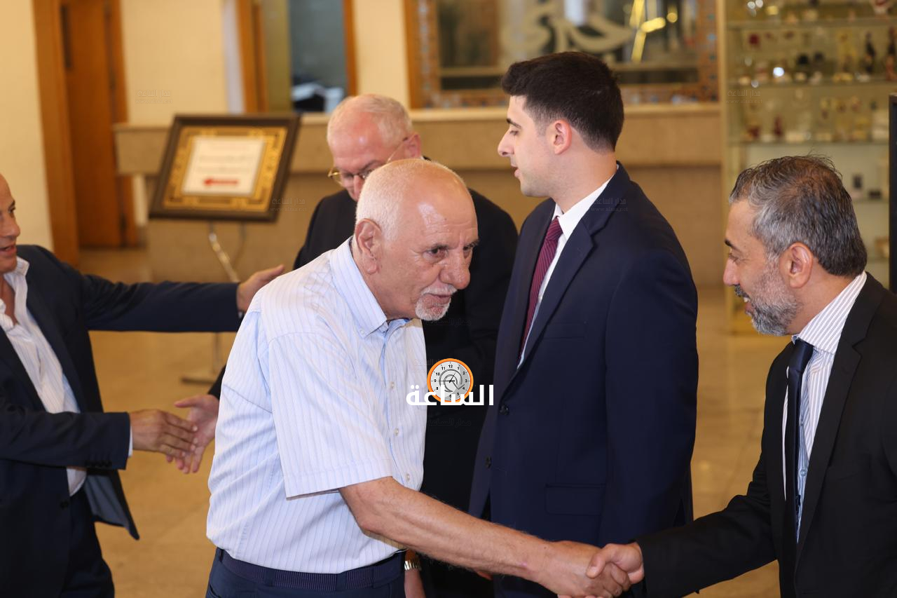 Madar Al-Saa Images 0.004023940702503226