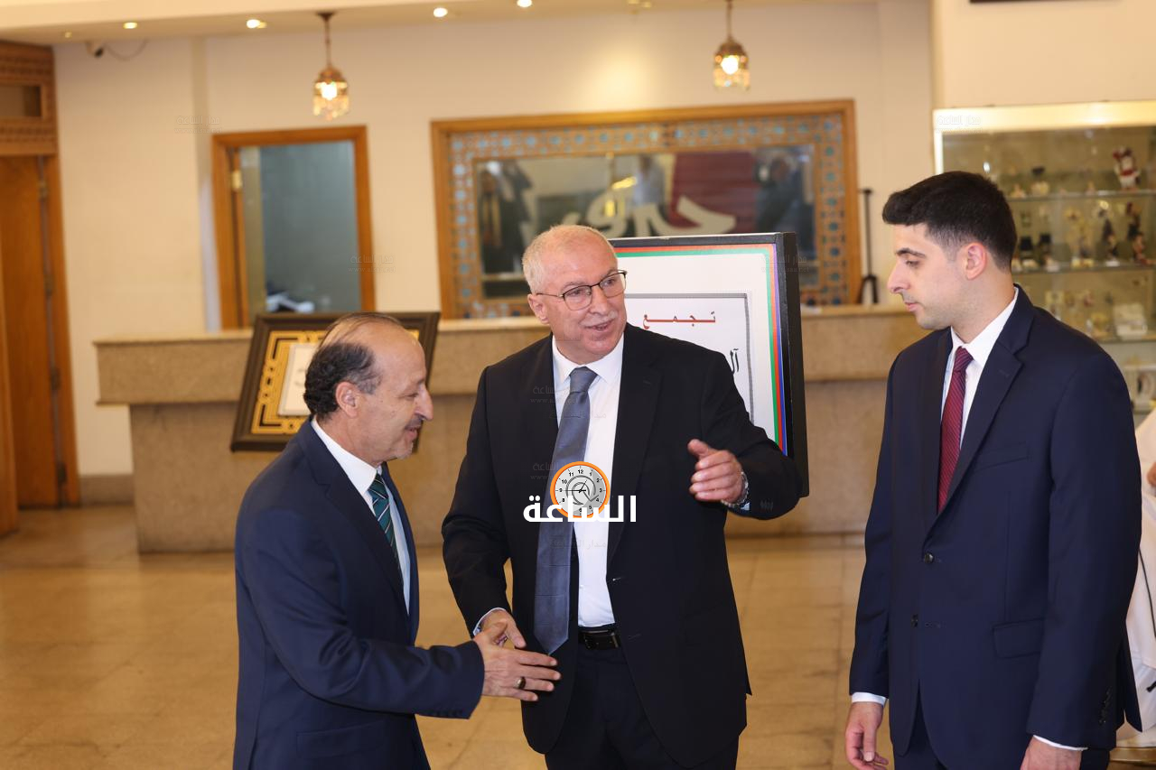 Madar Al-Saa Images 0.17740631117869032